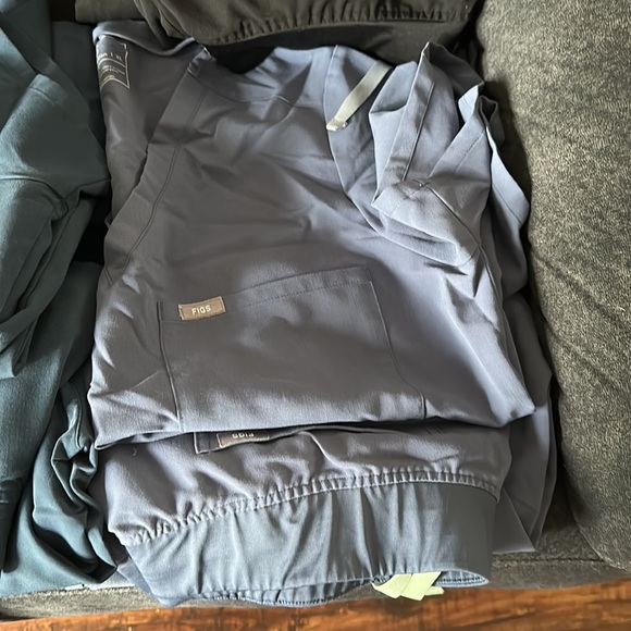 Figs Srubs - Picture 8 of 12